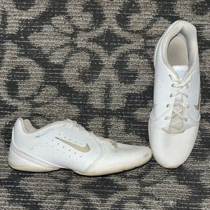 Nike Womens White Sideline Cheerleader Go Fight Shoes